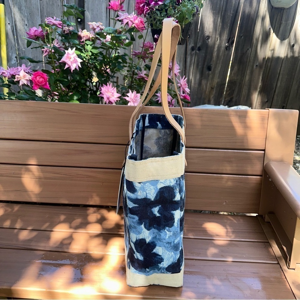 Apolis Market Bag Indigo Bloom
Collection by Liesel Plambeck new with tags - Picture 3 of 9
